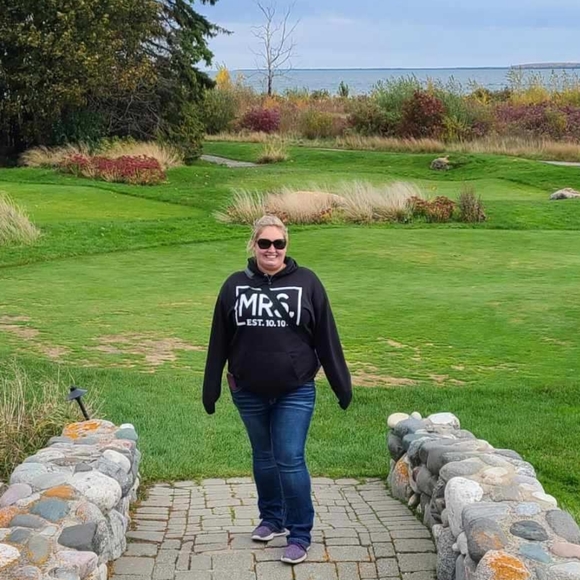 Meet your Posher, Melia - Picture 1 of 1